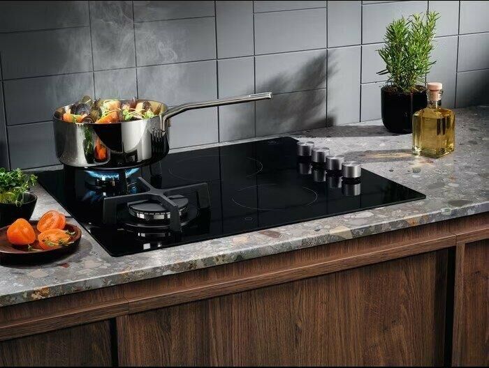 ELECTROLUX Комбинированная варочная панель EGE6172NOK, 4 конфорки, стеклокерамика, черный — изображение 4