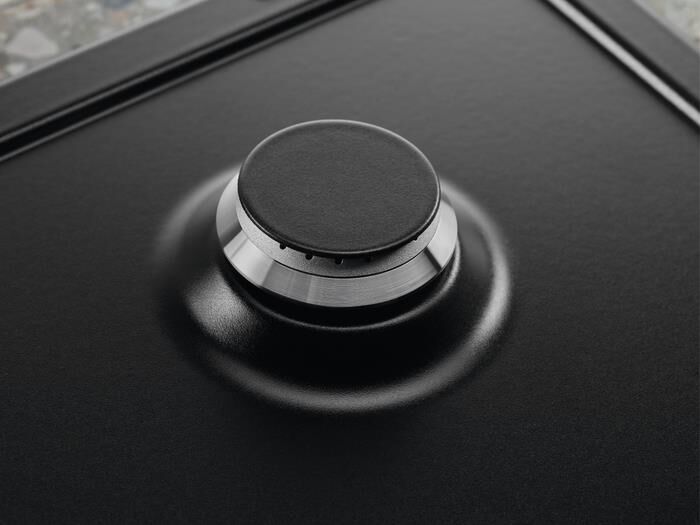 ELECTROLUX Газовая варочная панель EGS6436K, 4 конфорки, эмалированная сталь, черный — изображение 3